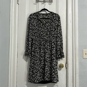J.CREW Mercantile Floral Black & White Print Size Medium